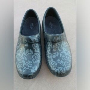 Crocs Neria Pro II Graphic Work Clogs Black Floral Metallic Rose Size 8